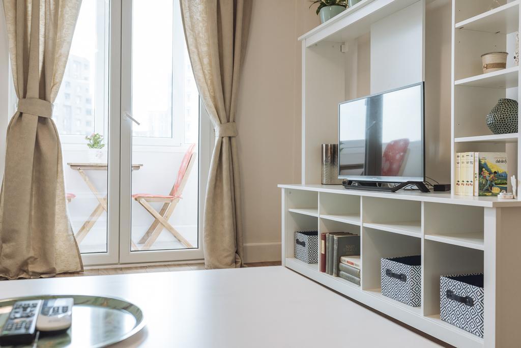 River View - Old City Apartment Bucarest Extérieur photo